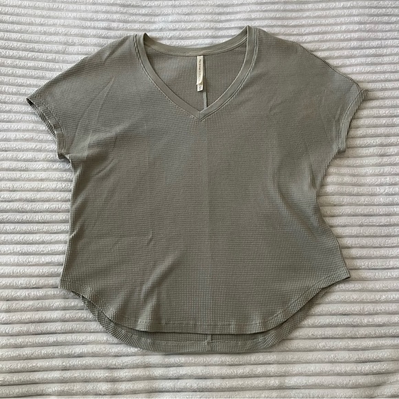 Aritzia Oversized Waffle Shirt - Picture 5 of 9